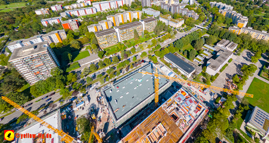 02.09.2022 - Baustelle Grundschule am Karl-Marx-Ring und Villa in der Niederalmstraße 16 in Neuperlach
